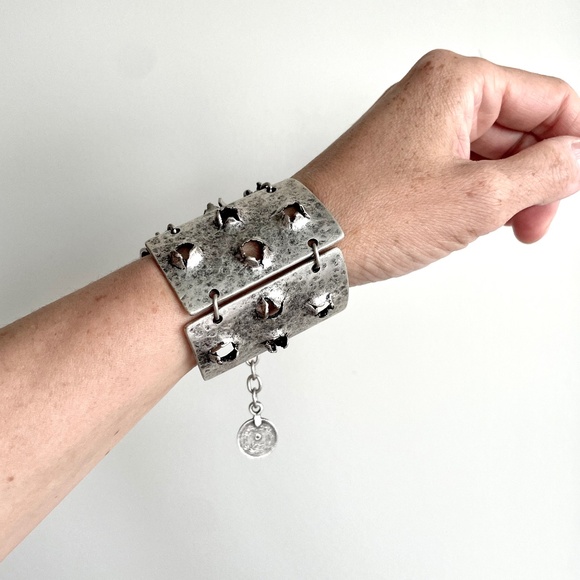 Vintage Artisan Handmade Hammered Silver Metal Cuff Bracelet - Picture 1 of 17